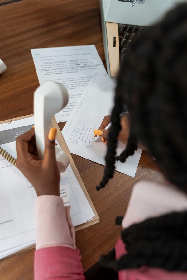 Maîtrisez l'annuaire inversé : identifier un numéro facilement !